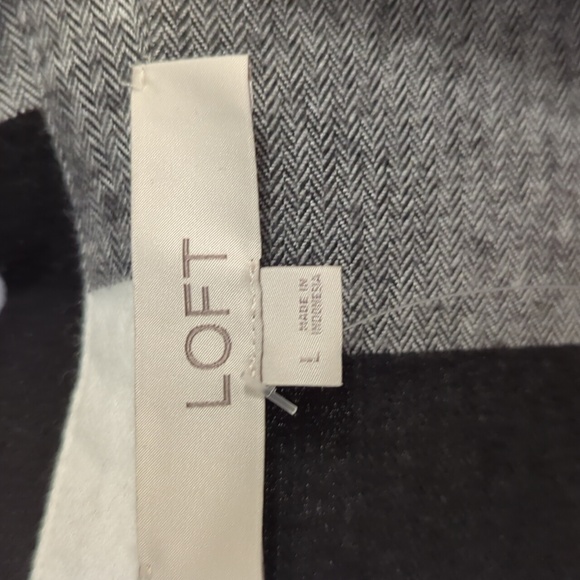 Ann Taylor Loft Flannel Top NWT Size Large - Picture 2 of 9